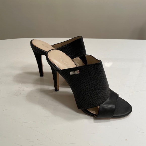 Calvin Klein peep toe mules - Picture 2 of 4
